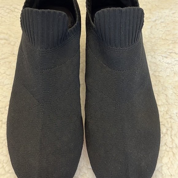 EUC DKNY slip on wedge sneaker shoes - Picture 8 of 16